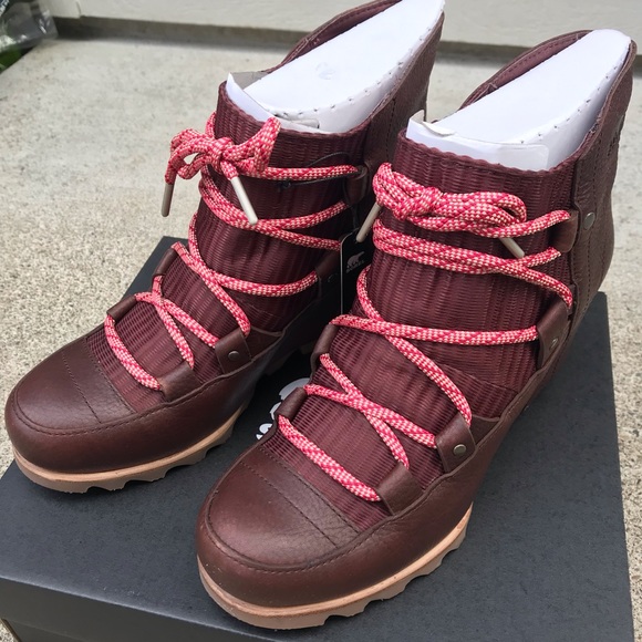 sorel sandy wedge boot black